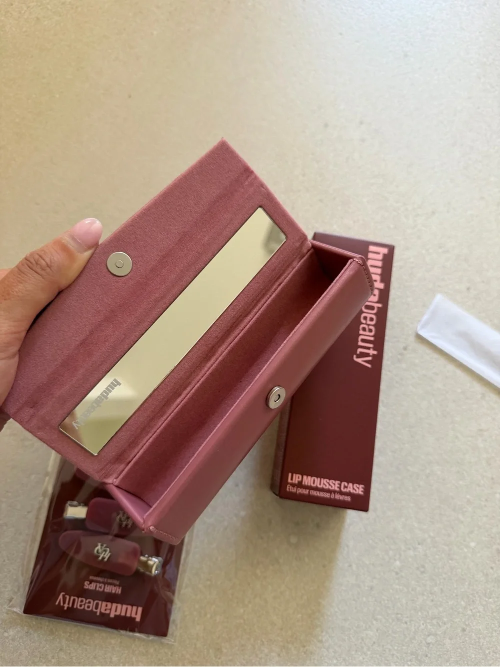 HUDA BEAUTY Mauve Lip Mousse Case with Matching Hair Clips